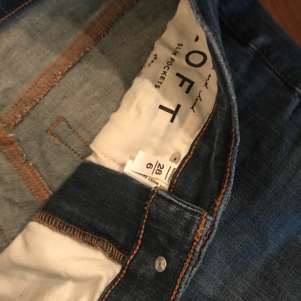 LOFT Fresh Cut Frayed Skinny Jeans - Picture 4 of 5